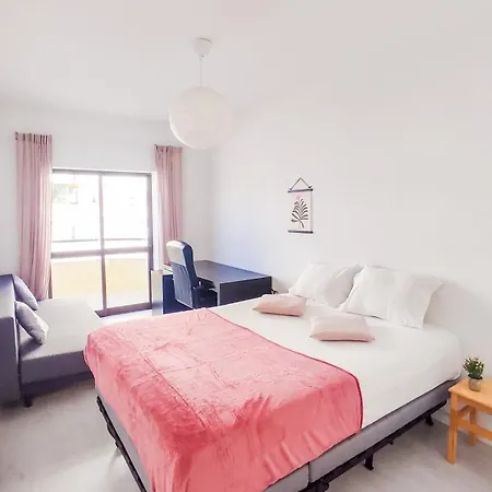 Surfers Corner Costa de Caparica