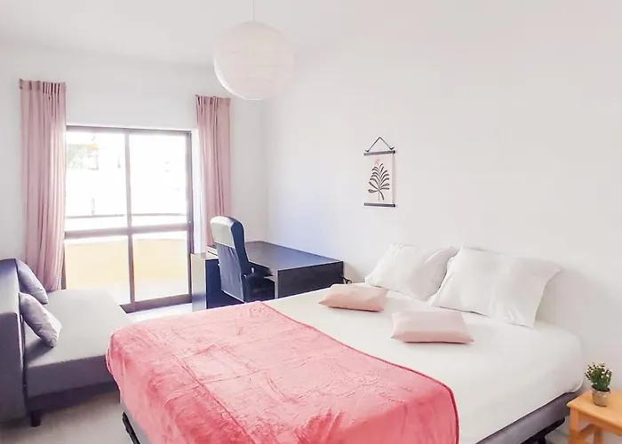 Surfers Corner Costa de Caparica